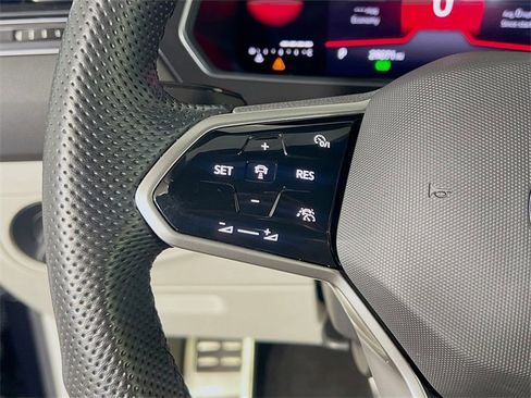 Used 2023 Volkswagen Tiguan SE R-Line image 16