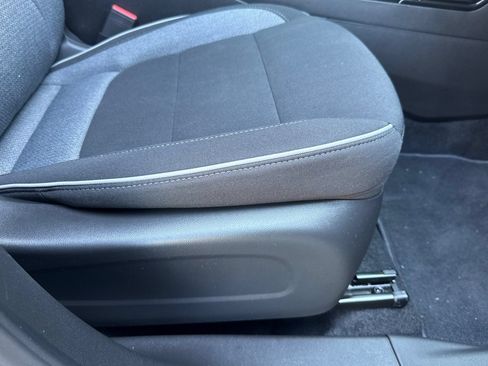 Used 2025 Chevrolet TrailBlazer LT w/ Convenience Package FWD image 24