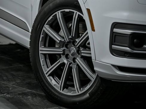 Used 2018 Audi Q7 3.0T Premium Plus image 3
