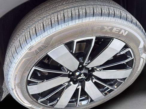New 2026 Mitsubishi Outlander SE FWD image 13