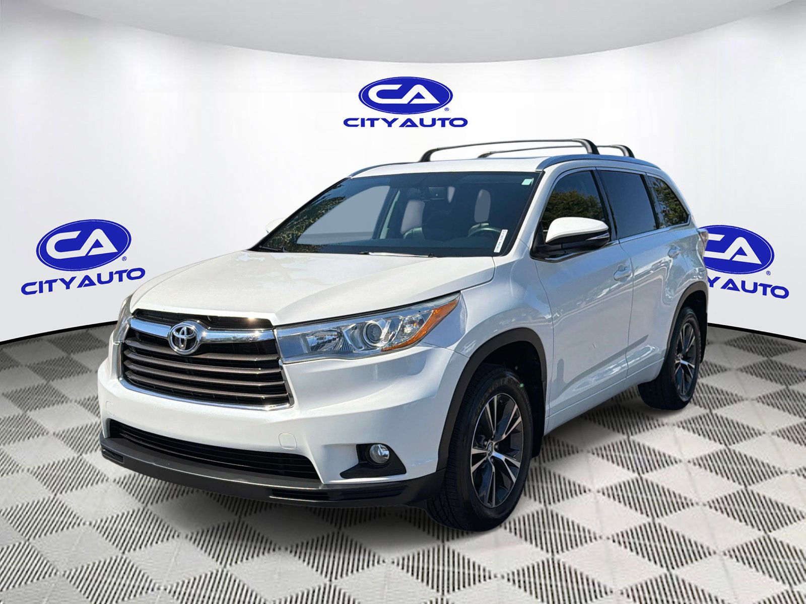 Used 2016 Toyota Highlander XLE AWD/4WD image 8