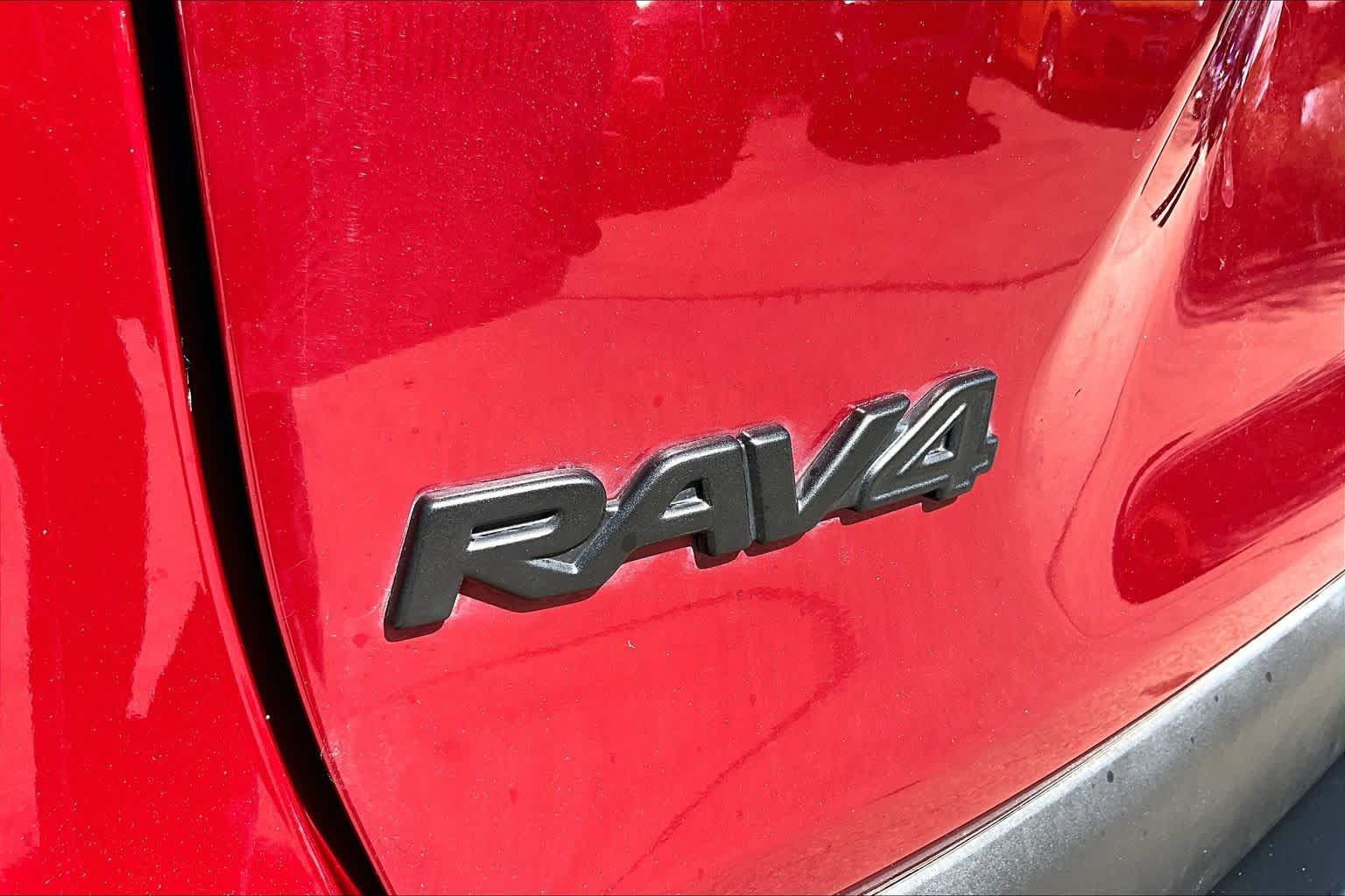 Used 2025 Toyota RAV4 XLE FWD image 29