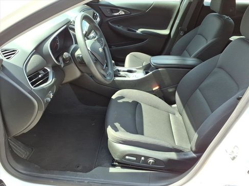 Used 2024 Chevrolet Malibu LT image 11