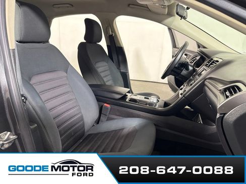 Certified 2017 Ford Fusion SE FWD image 23