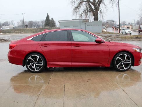 Used 2018 Honda Accord Sport image 3