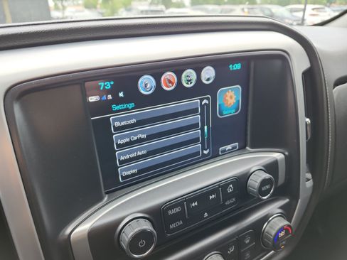 Used 2017 GMC Sierra 2500 SLE w/ HD SLE Preferred Plus Package AWD/4WD image 19