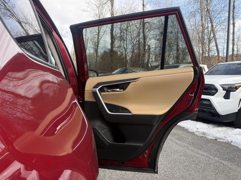 Used 2022 Toyota RAV4 Limited image 37