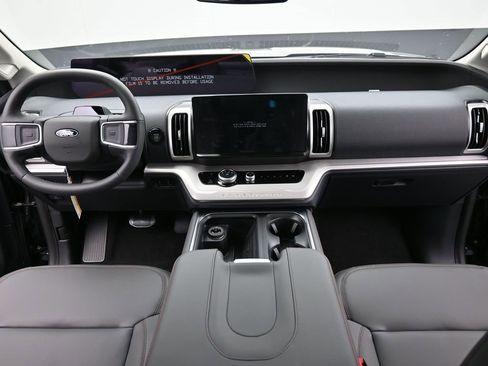 New 2025 Ford Expedition Active image 16