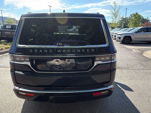 Used 2025 Jeep Grand Wagoneer Series III AWD/4WD image 9