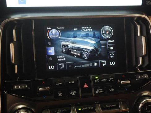 Used 2025 Lexus LX 700h Luxury w/ Appearance Package AWD/4WD image 25