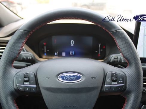 Used 2025 Ford Escape ST-Line w/ Tech Pack #1 FWD image 10