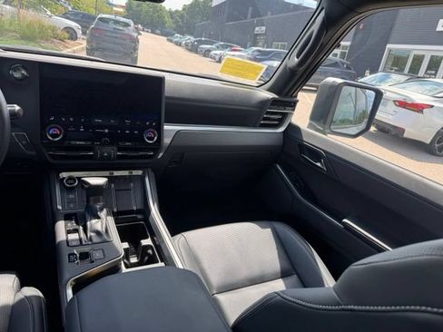 Used 2024 Lexus GX 550 AWD/4WD image 46