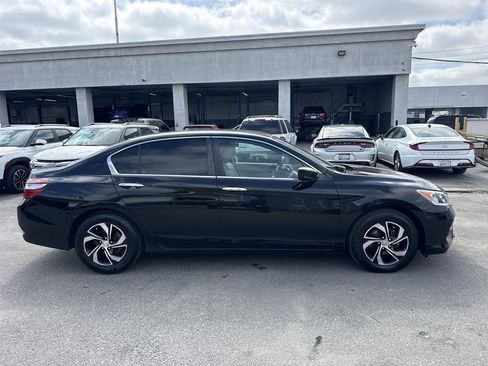 Used 2017 Honda Accord LX image 2