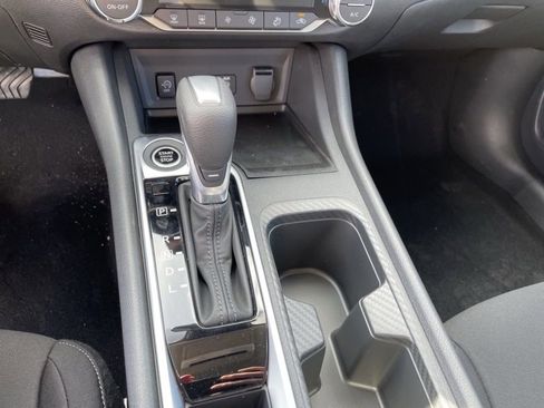 Used 2025 Nissan Sentra SV w/ All-Weather Package image 17