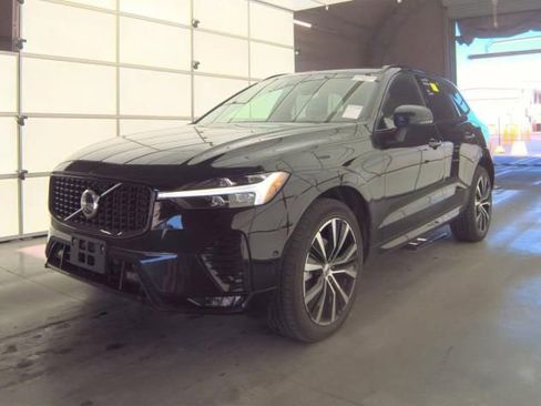 Used 2023 Volvo XC60 B5 Plus w/ Climate Package image 4