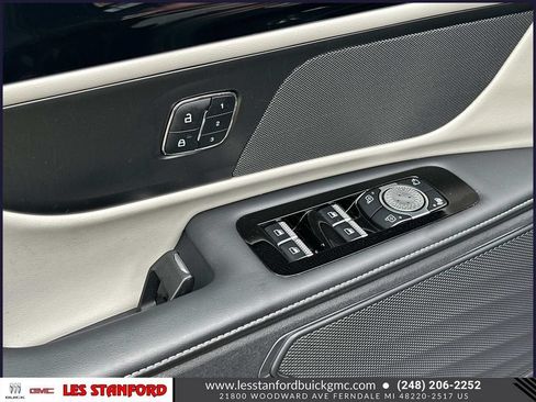 Used 2024 Lincoln Nautilus Premier AWD/4WD image 17