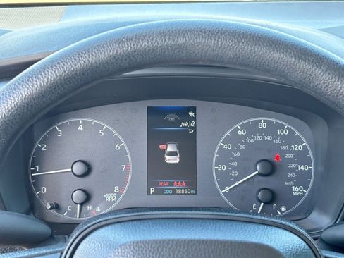Used 2025 Toyota Corolla LE FWD image 21