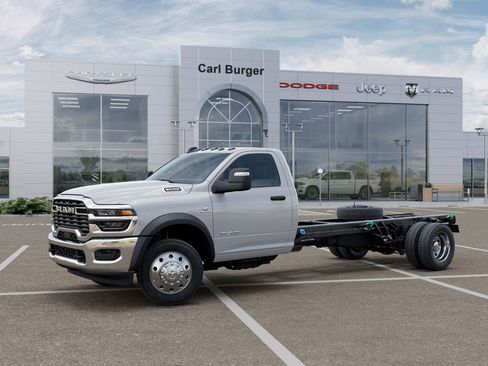 New 2025 RAM 5500 4x4 Regular Cab image 2
