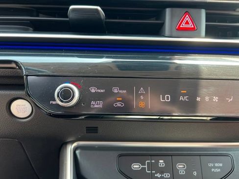 Certified 2025 Kia Carnival SX Prestige FWD image 24