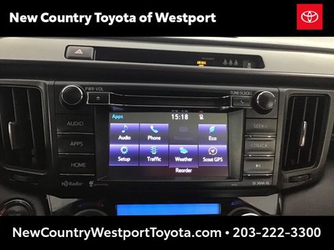 Used 2018 Toyota RAV4 SE image 16