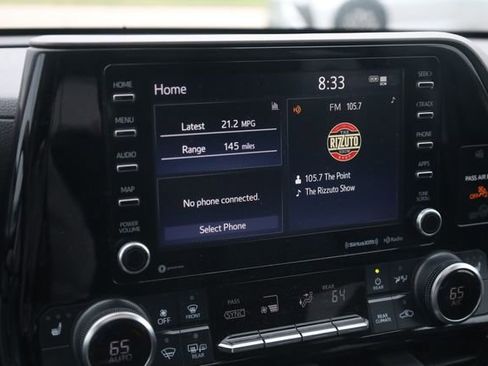 Used 2021 Toyota Highlander XLE AWD/4WD image 16