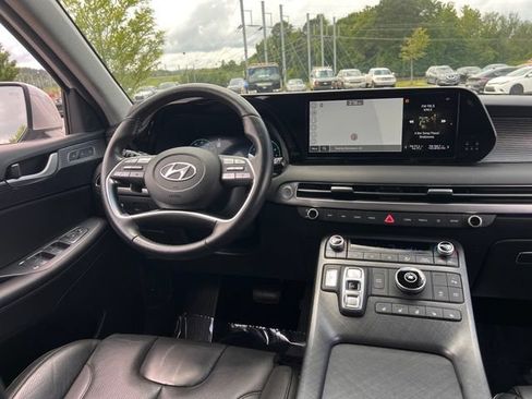 Used 2024 Hyundai Palisade Limited FWD image 19