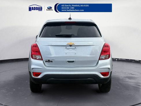 Used 2022 Chevrolet Trax LS w/ Tint and Cruise Package image 5