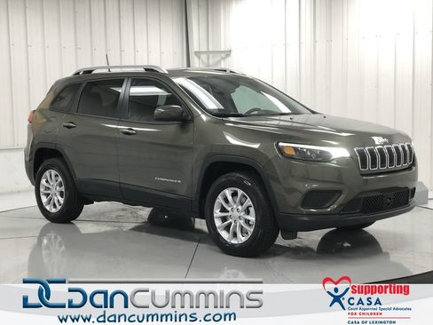 Used 2021 Jeep Cherokee Latitude AWD/4WD image 1