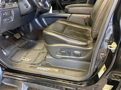 Used 2020 Nissan Titan PRO-4X w/ Pro-4x Convenience Package AWD/4WD image 15