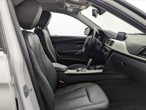 Used 2018 BMW 320i xDrive Sedan AWD/4WD image 19