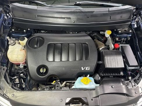 Used 2018 Dodge Journey SXT w/ Safe & Sound Group FWD image 5