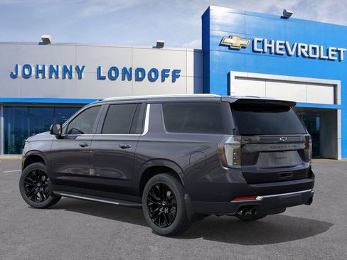 New 2026 Chevrolet Suburban Premier image 3