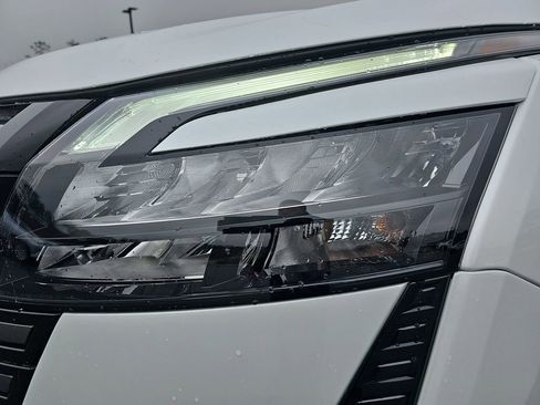 New 2026 Nissan Pathfinder Platinum image 34