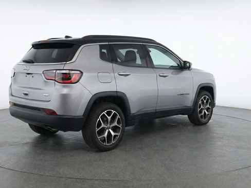 Used 2025 Jeep Compass Limited AWD/4WD image 9