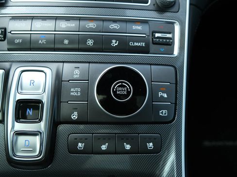 Used 2021 Hyundai Santa Fe Limited w/ Cargo Package image 37