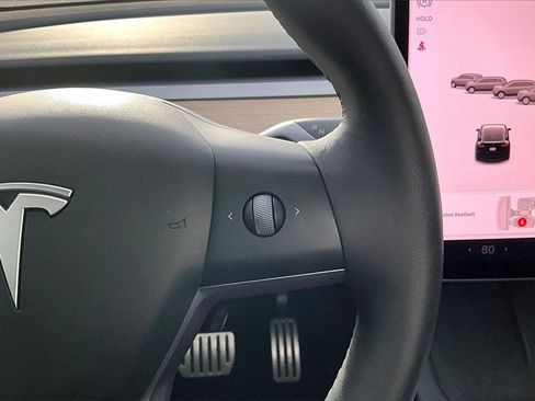 Used 2022 Tesla Model Y Performance image 19