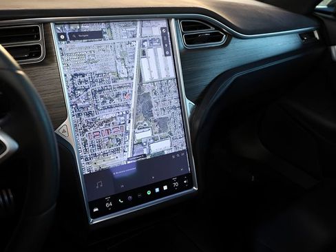 Used 2016 Tesla Model S P90D image 19