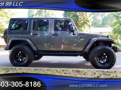 Used 2016 Jeep Wrangler Unlimited Sahara AWD/4WD image 8