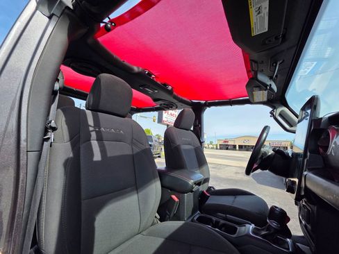 Used 2019 Jeep Wrangler Unlimited Sahara w/ Safety Group AWD/4WD image 42