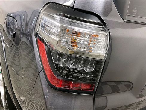 Used 2022 Toyota 4Runner SR5 image 29