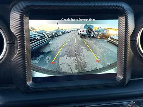 Used 2022 Jeep Wrangler Unlimited Rubicon 4xe w/ Steel Bumper Group image 15