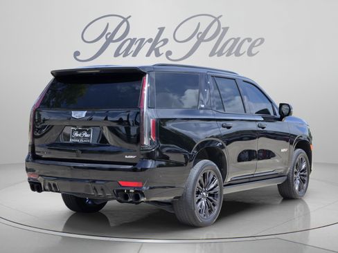Used 2024 Cadillac Escalade V w/ LPO, ONYX Package AWD/4WD image 5