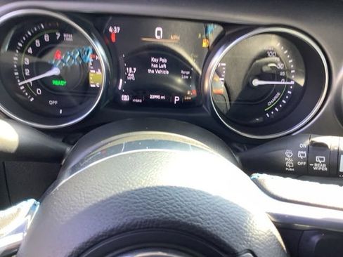 Used 2023 Jeep Wrangler Unlimited Rubicon 4xe w/ Cold Weather Group AWD/4WD image 34