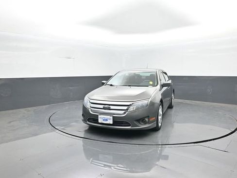 Used 2010 Ford Fusion SE FWD image 3