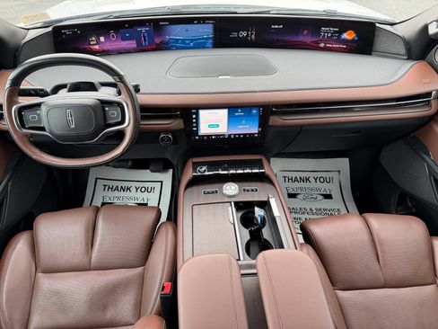 Used 2025 Lincoln Navigator Reserve AWD/4WD image 17