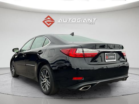 Used 2017 Lexus ES 350 w/ Luxury Package image 5