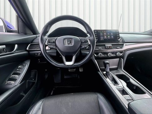 Used 2018 Honda Accord Sport image 8