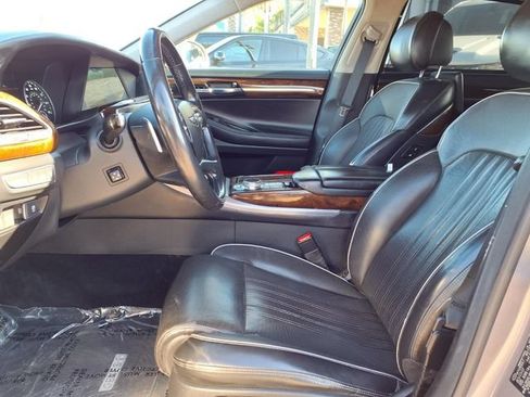 Used 2018 Genesis G90 5.0 Ultimate RWD image 18