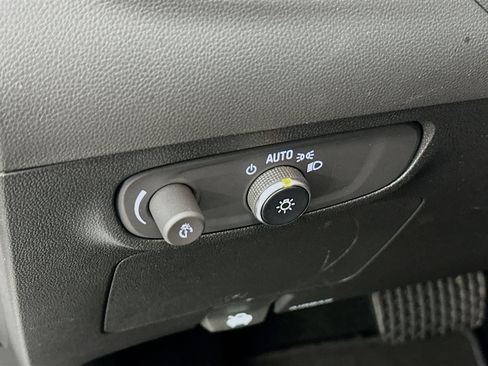 Used 2025 Buick Encore GX Preferred image 17