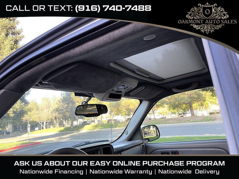 Used 2005 GMC Sierra 1500 Denali w/ Safe And Sound Package AWD/4WD image 28